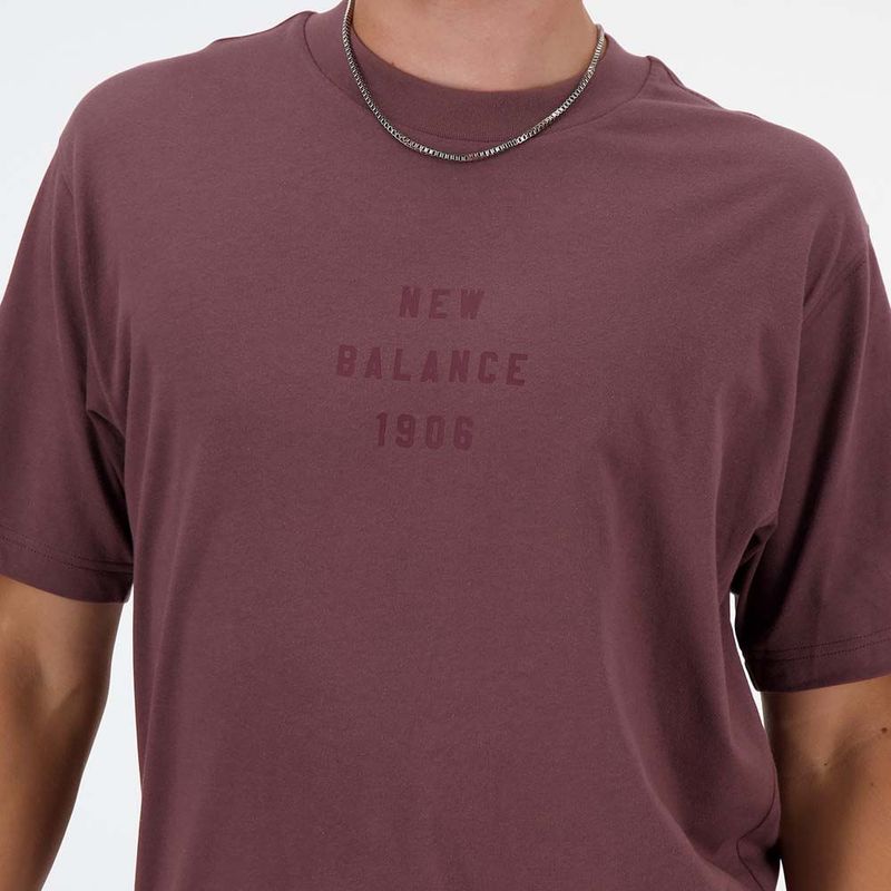 Camiseta-Manga-Corta-Para-Hombre-Collegiate-T-Shirt-New-Balance