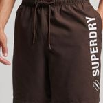 Pantaloneta-Larga-Para-Hombre-Code-Applque-19InchSuperdry