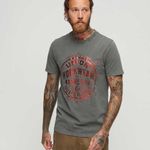 Camiseta-Para-Hombre-Metallic-Workwear-Graphic-Superdry
